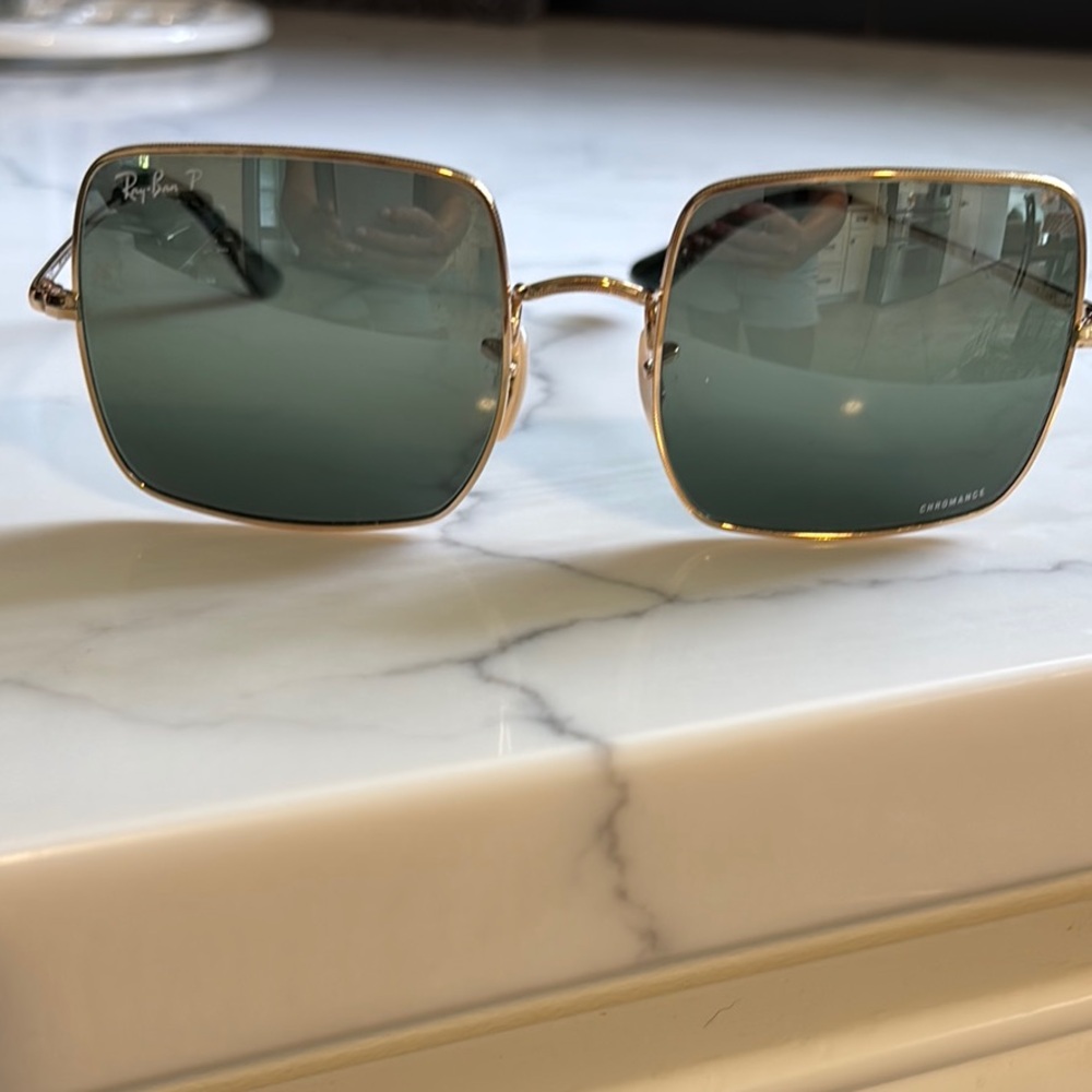 Ray-Ban Gold Frame Sunglasses with Green Lenses